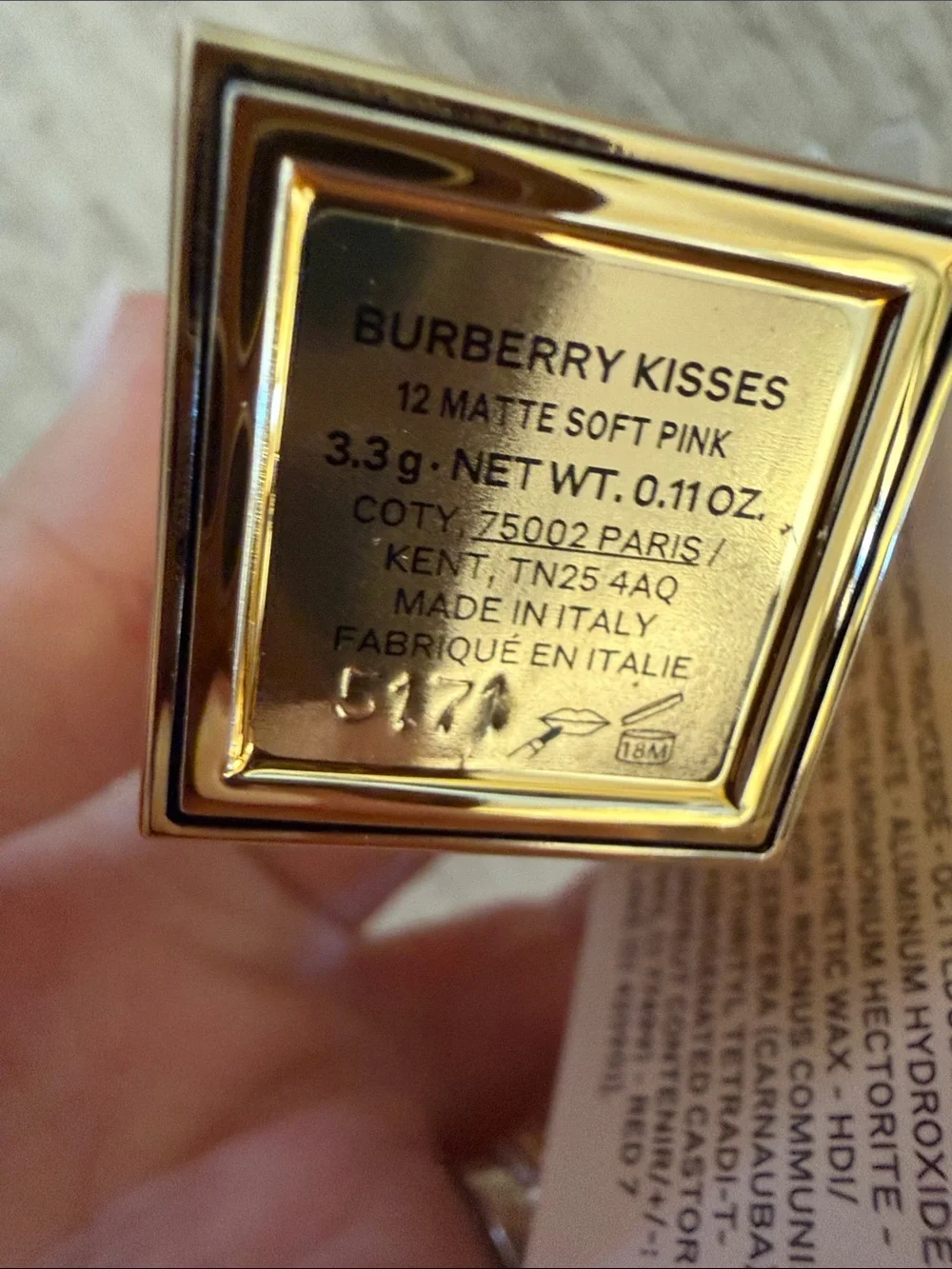 Burberry Matte Soft Pink Lipstick in Gold Case